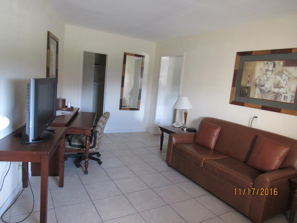 Alvin Extended Stay Quarto foto